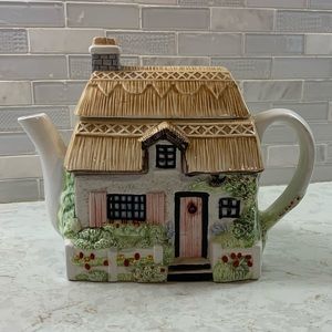 Vintage Collectible Ceramic Cottage Teapot
